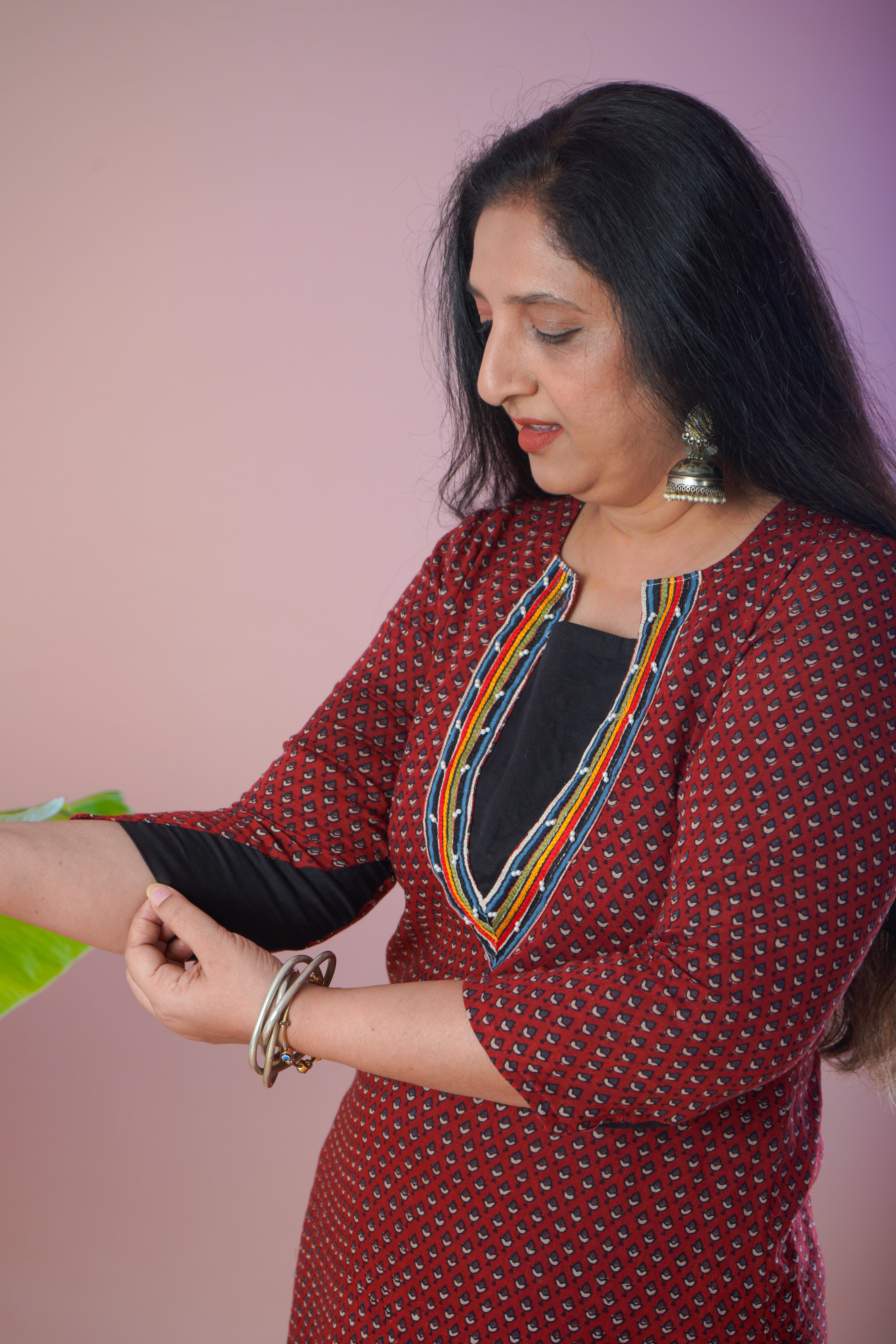 Ajrakh Mulmul Deep Neck Embroidred Kurta