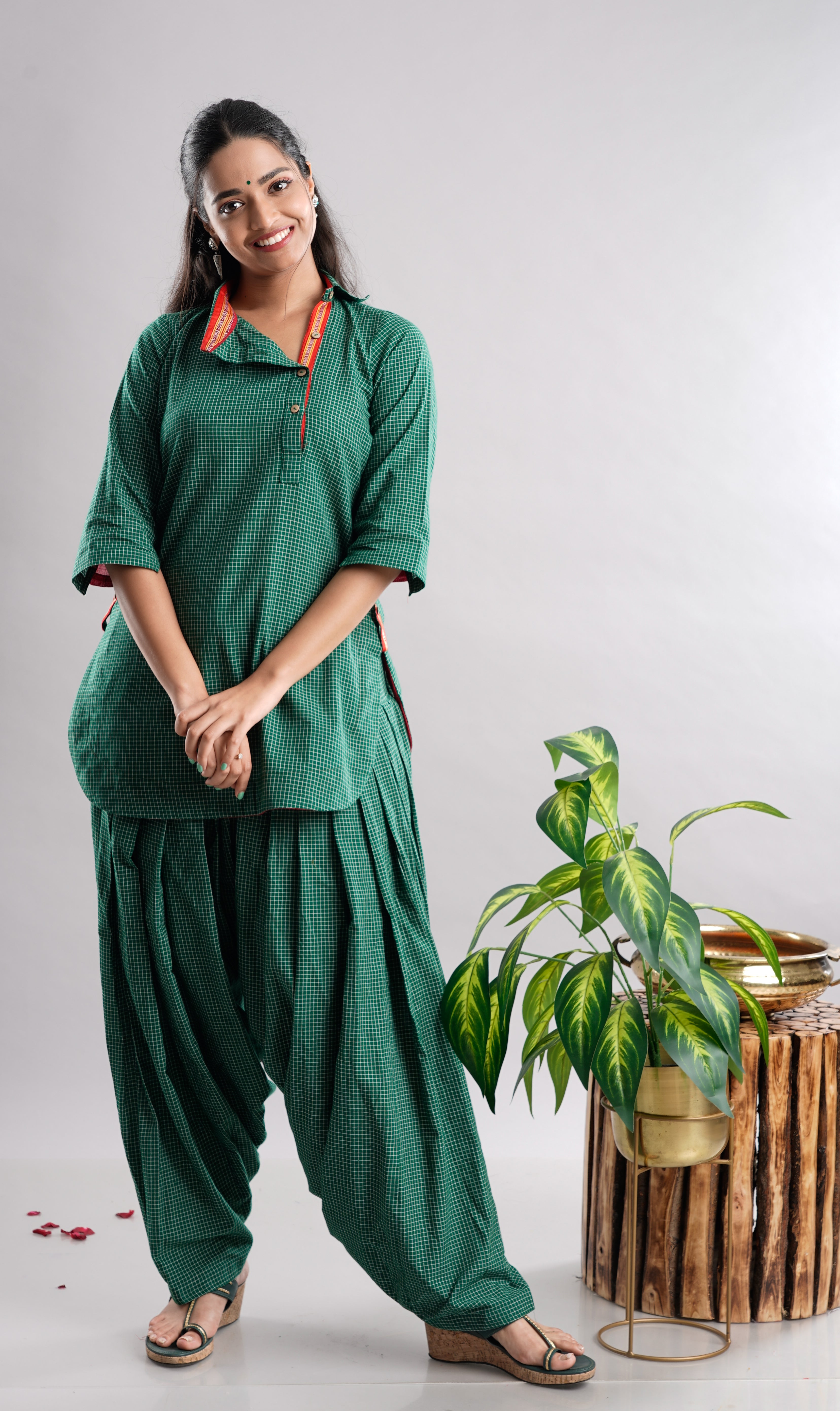 Hariyali Comfort" Handloom Cotton Patiala Set