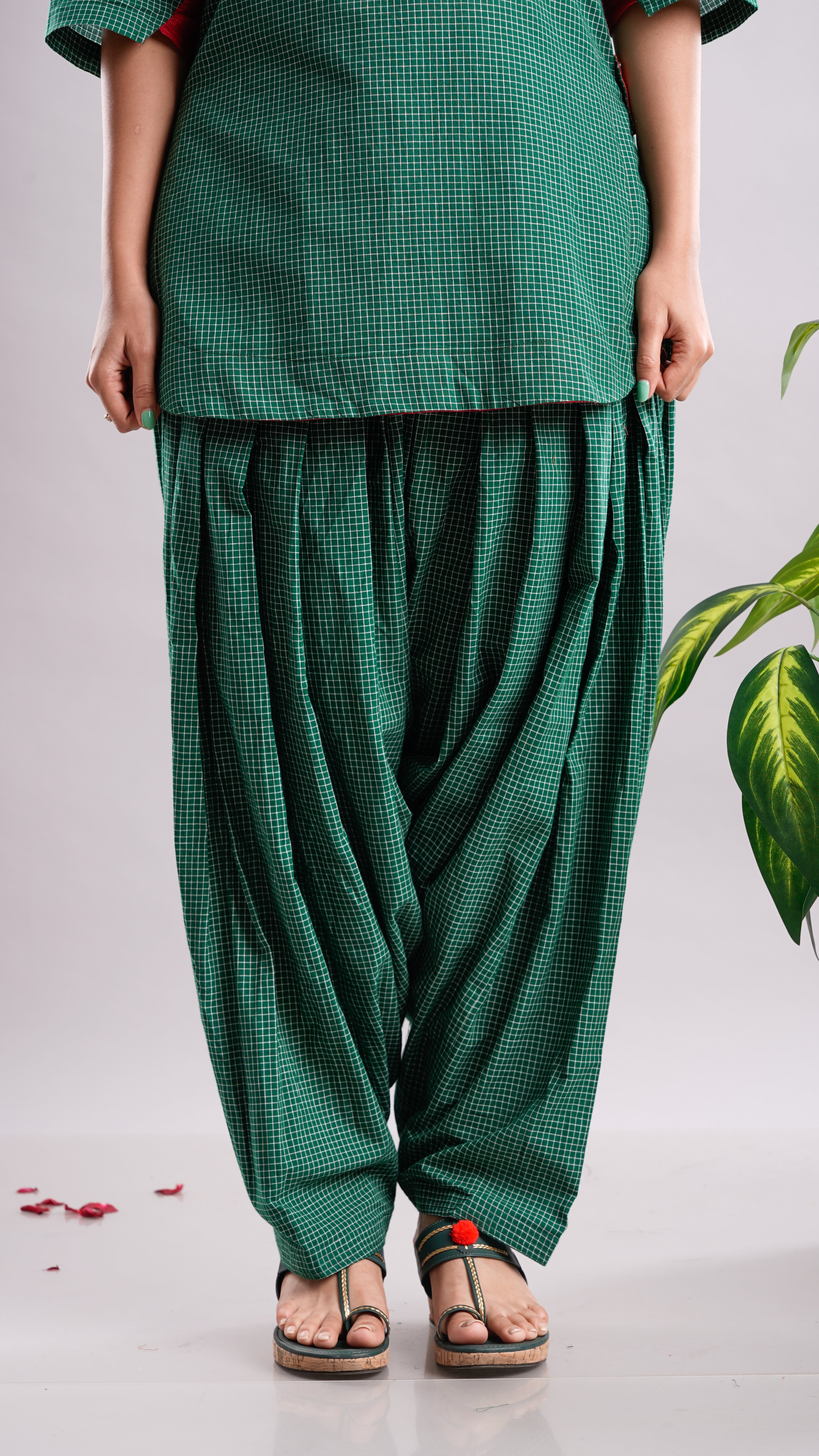 Hariyali Comfort" Handloom Cotton Patiala Set