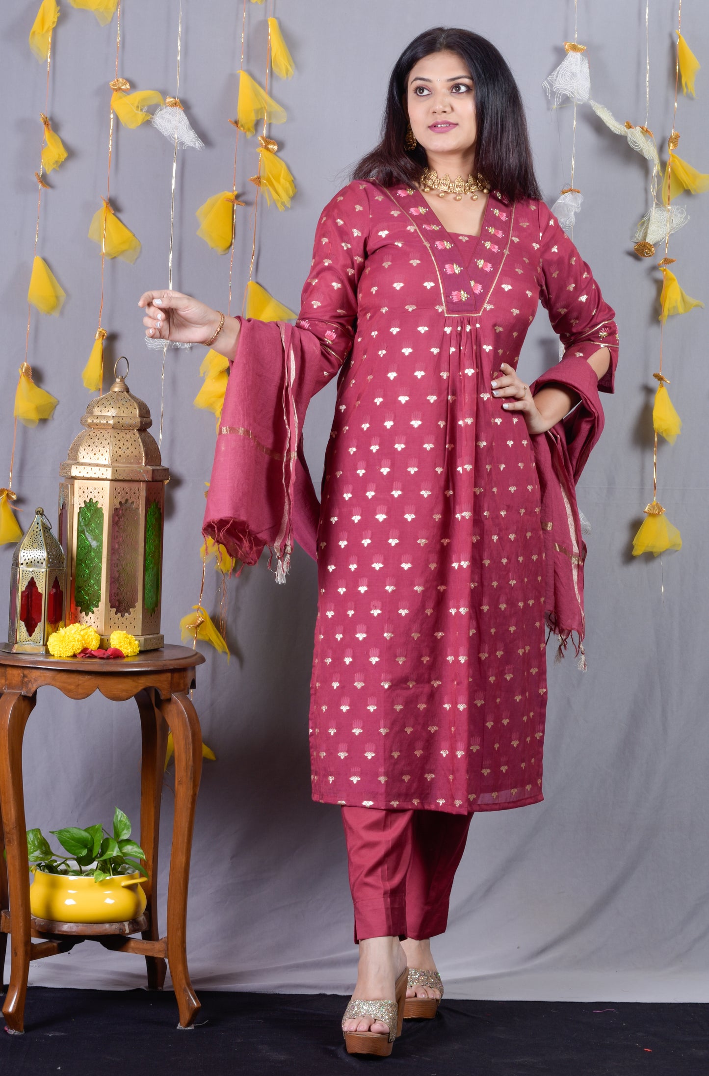 Banarasi Jari butta Kurta pant set