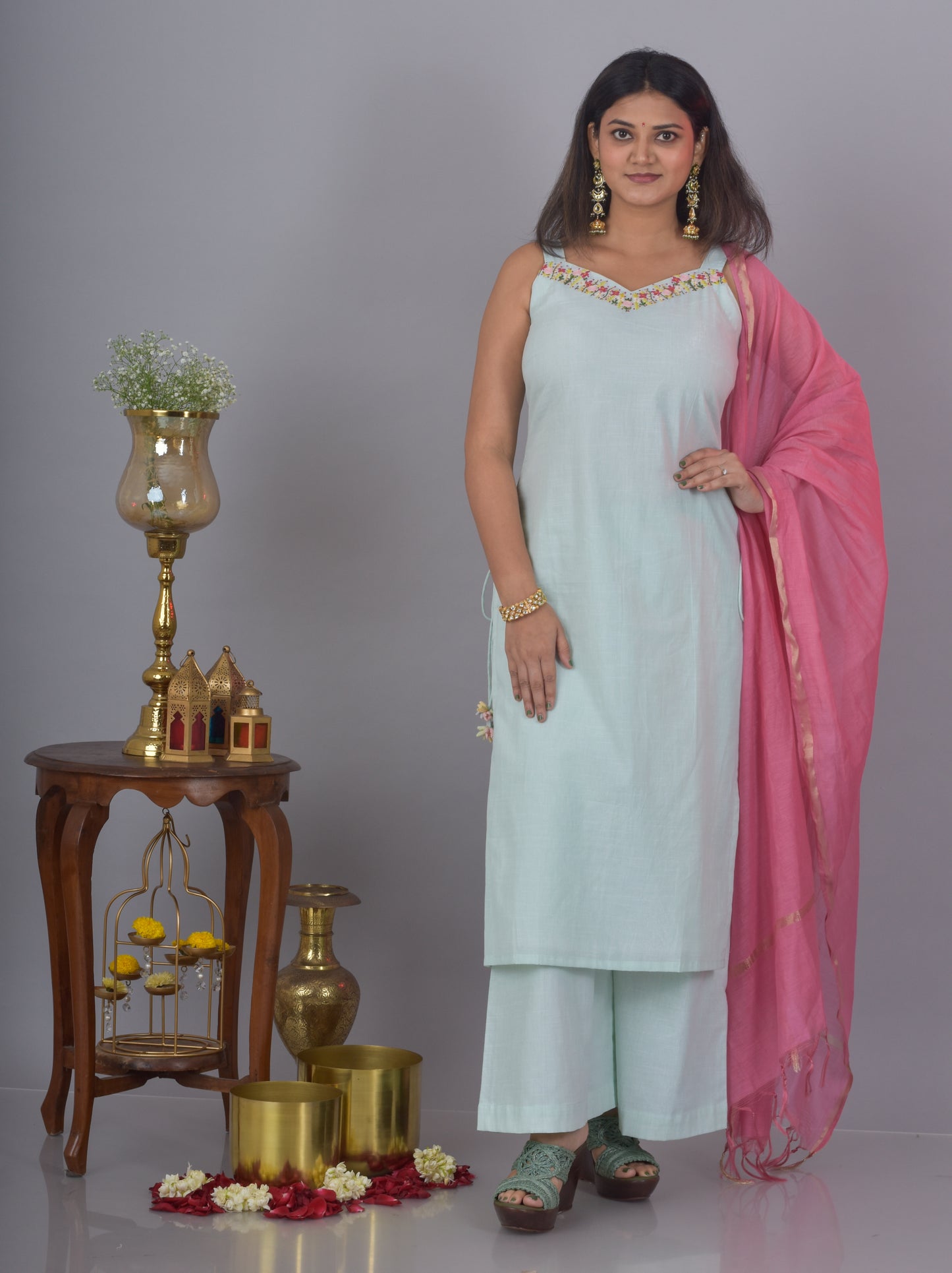 Flower Embroidered Kurta Pant set