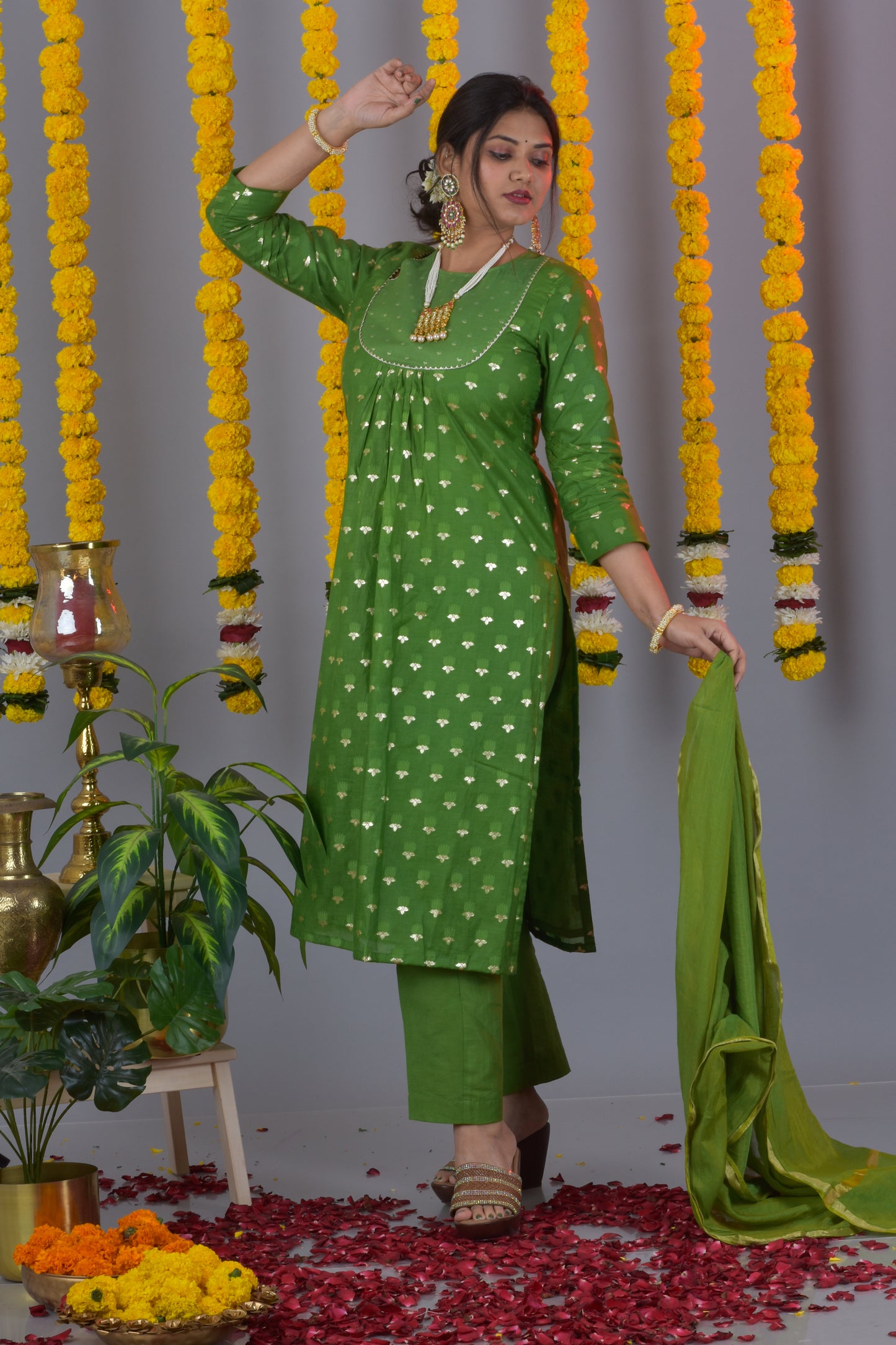 Banarasi Jari Butta Kurta Pant dupatta- Green