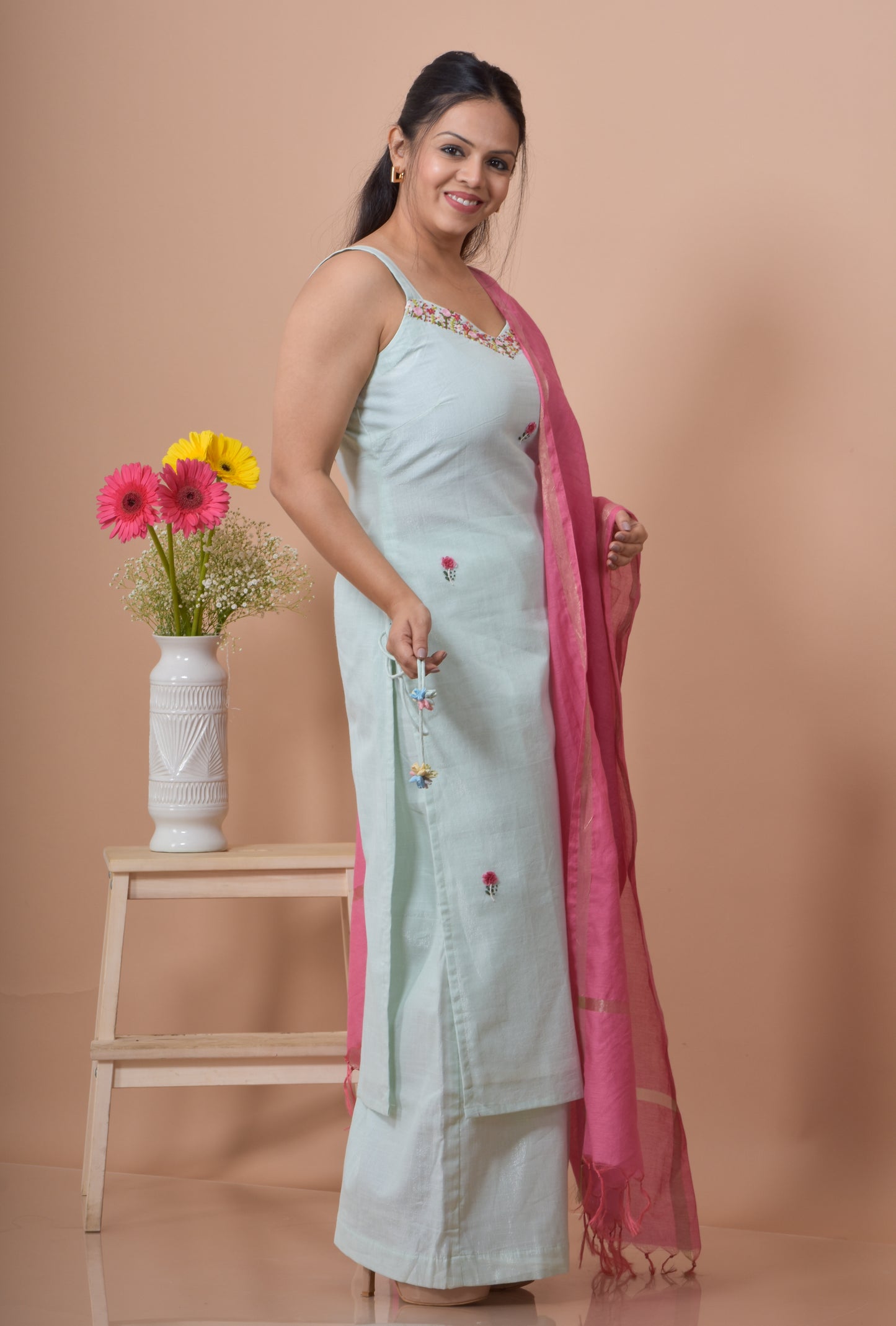 Flower Embroidered Kurta Pant set- Pista