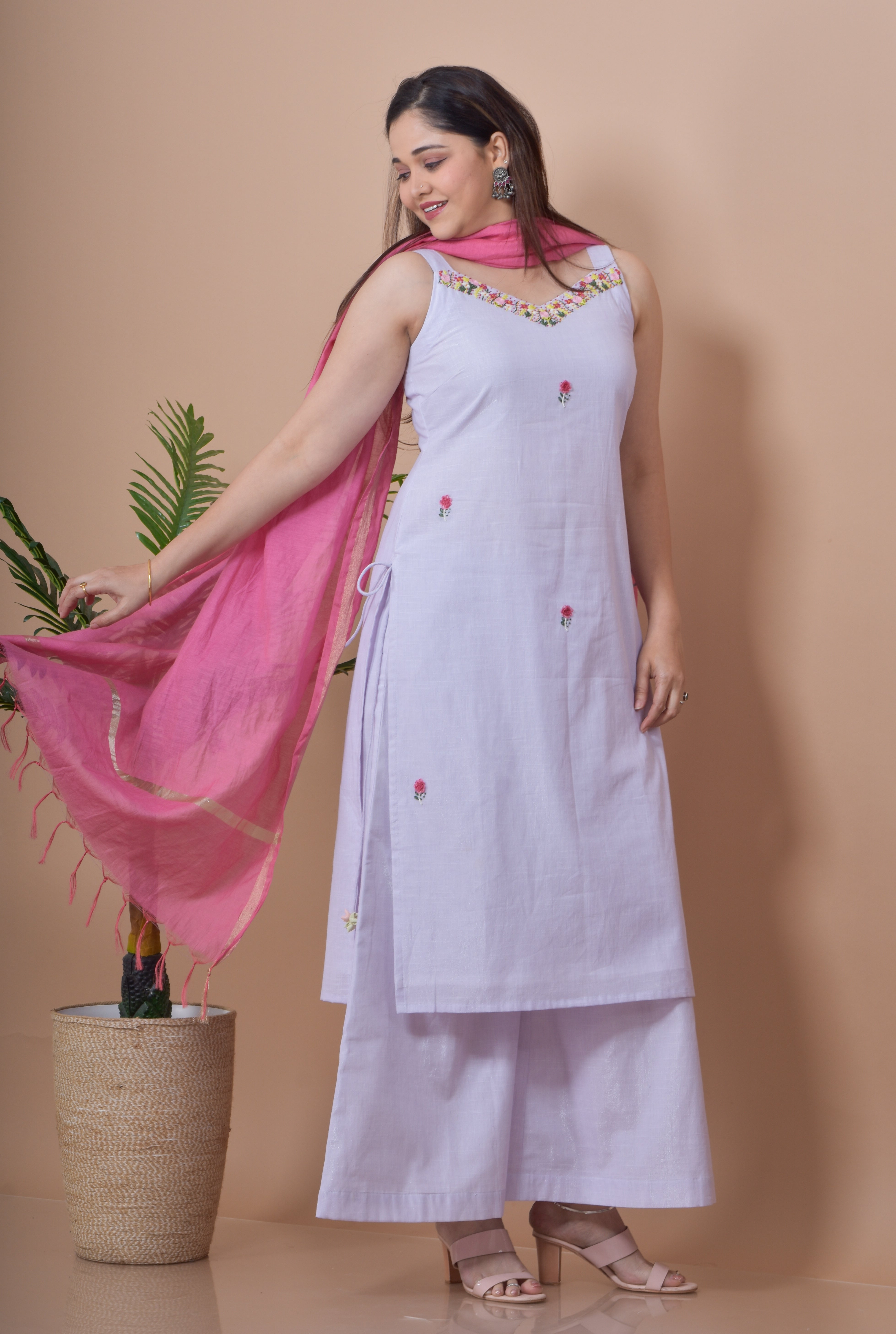 Flower Embroidered Kurta Pant set- Lilac