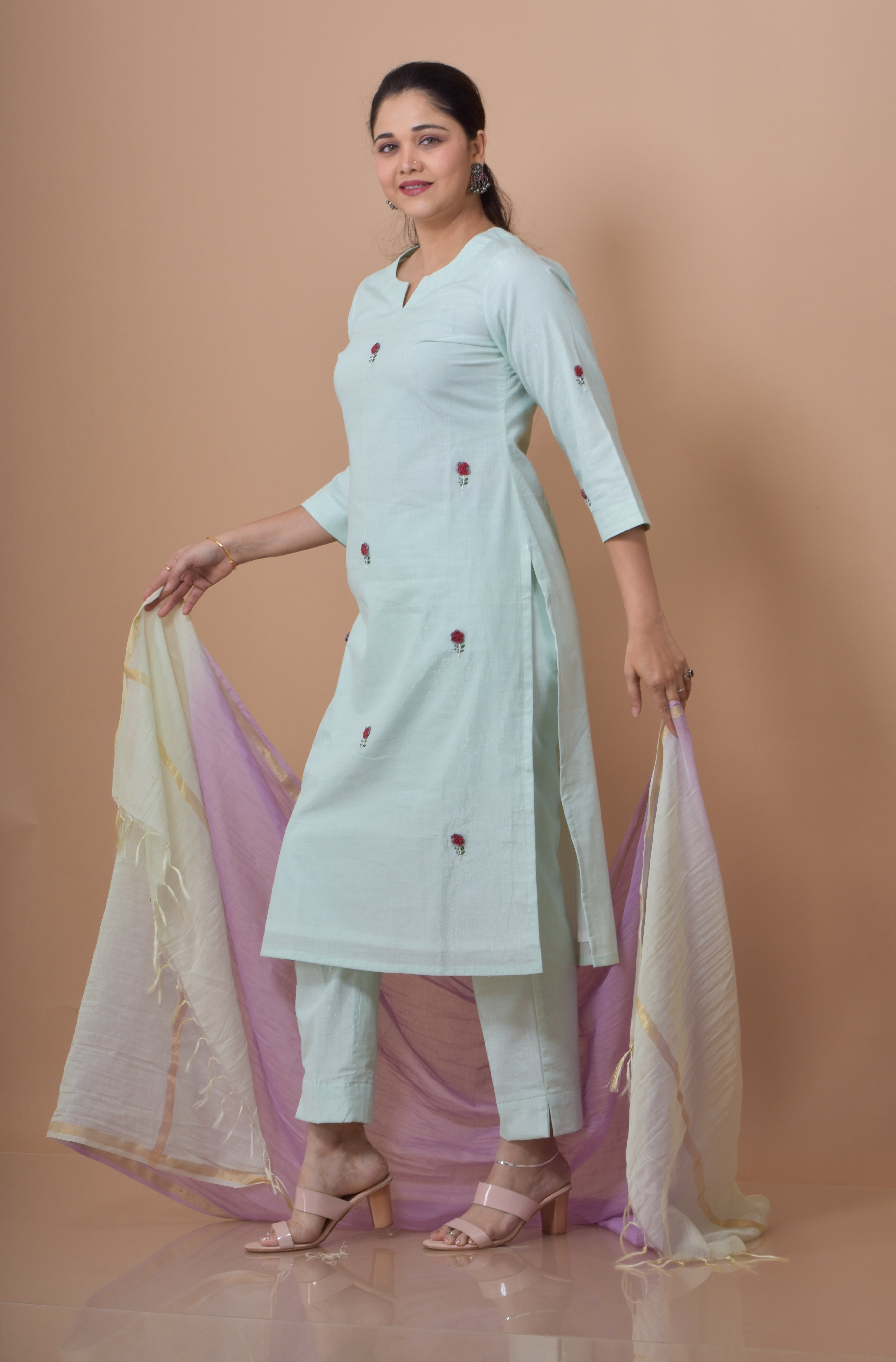 Challa Wala Embroidered Kurta Pant Set- Pista