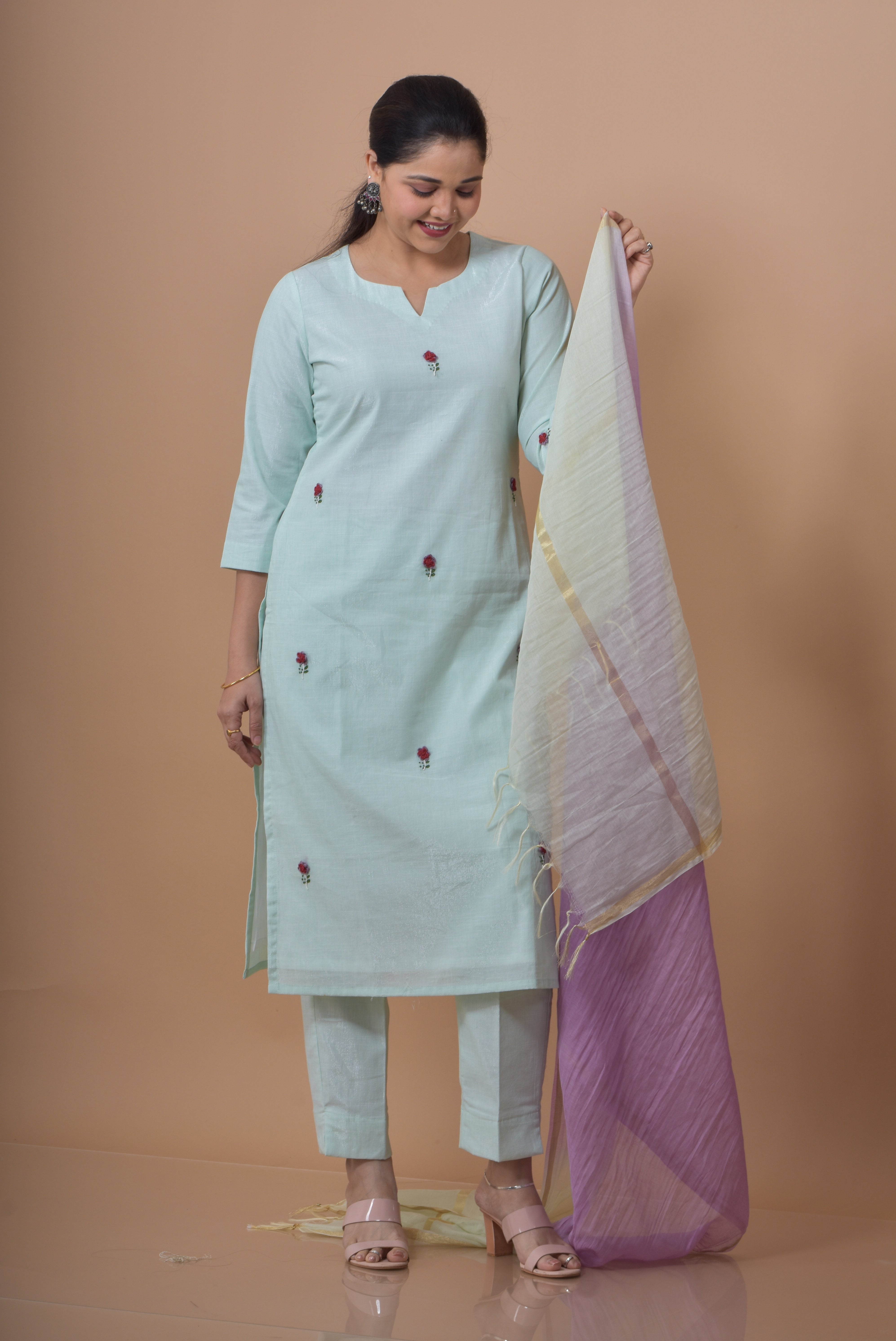 Challa Wala Embroidered Kurta Pant Set- Pista