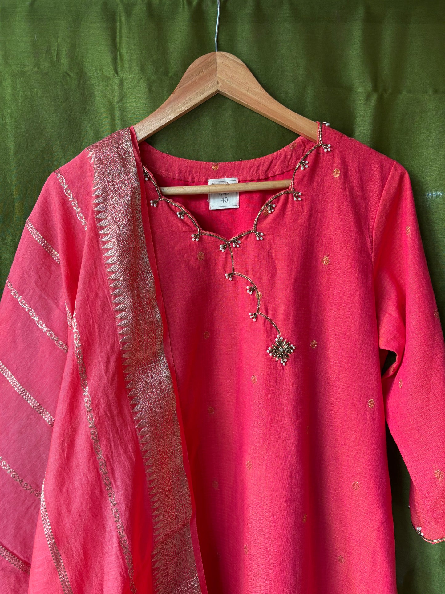 Tara Butti Kurta Pant Dupatta - Gulab