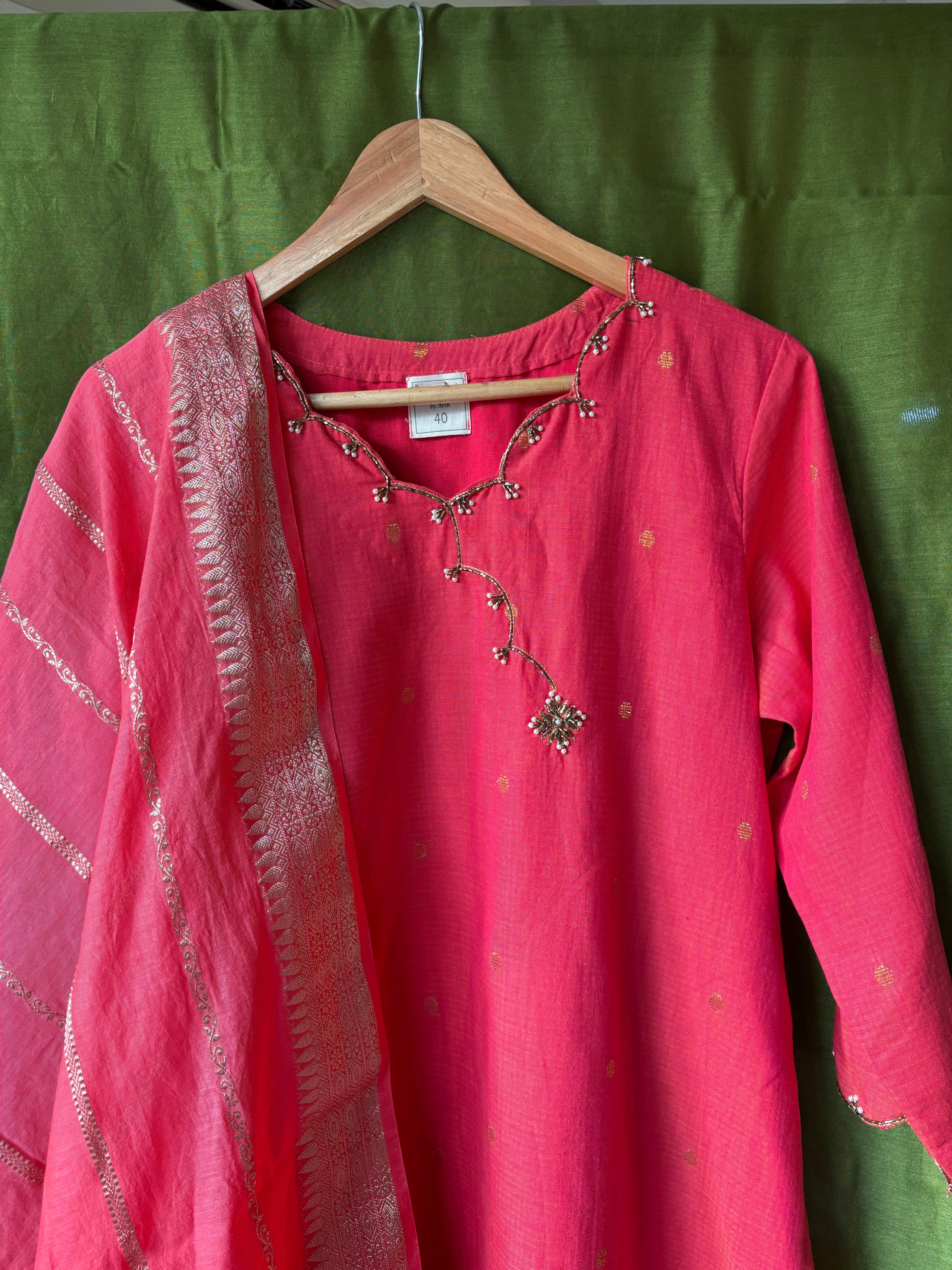 Tara Butti Kurta Pant Dupatta - Gulab