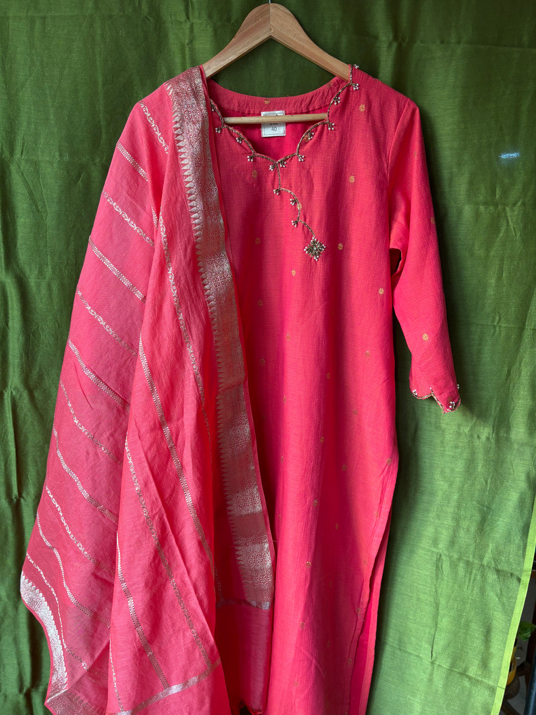 Tara Butti Kurta Pant Dupatta - Gulab