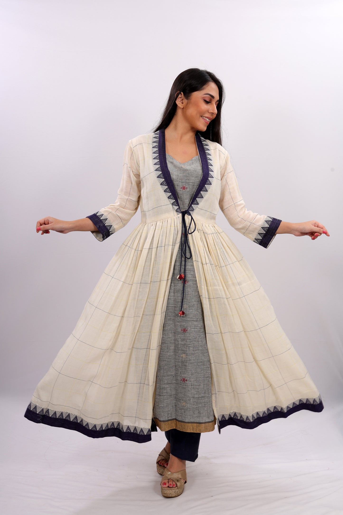 Jamdani Cape with Khadi Inner