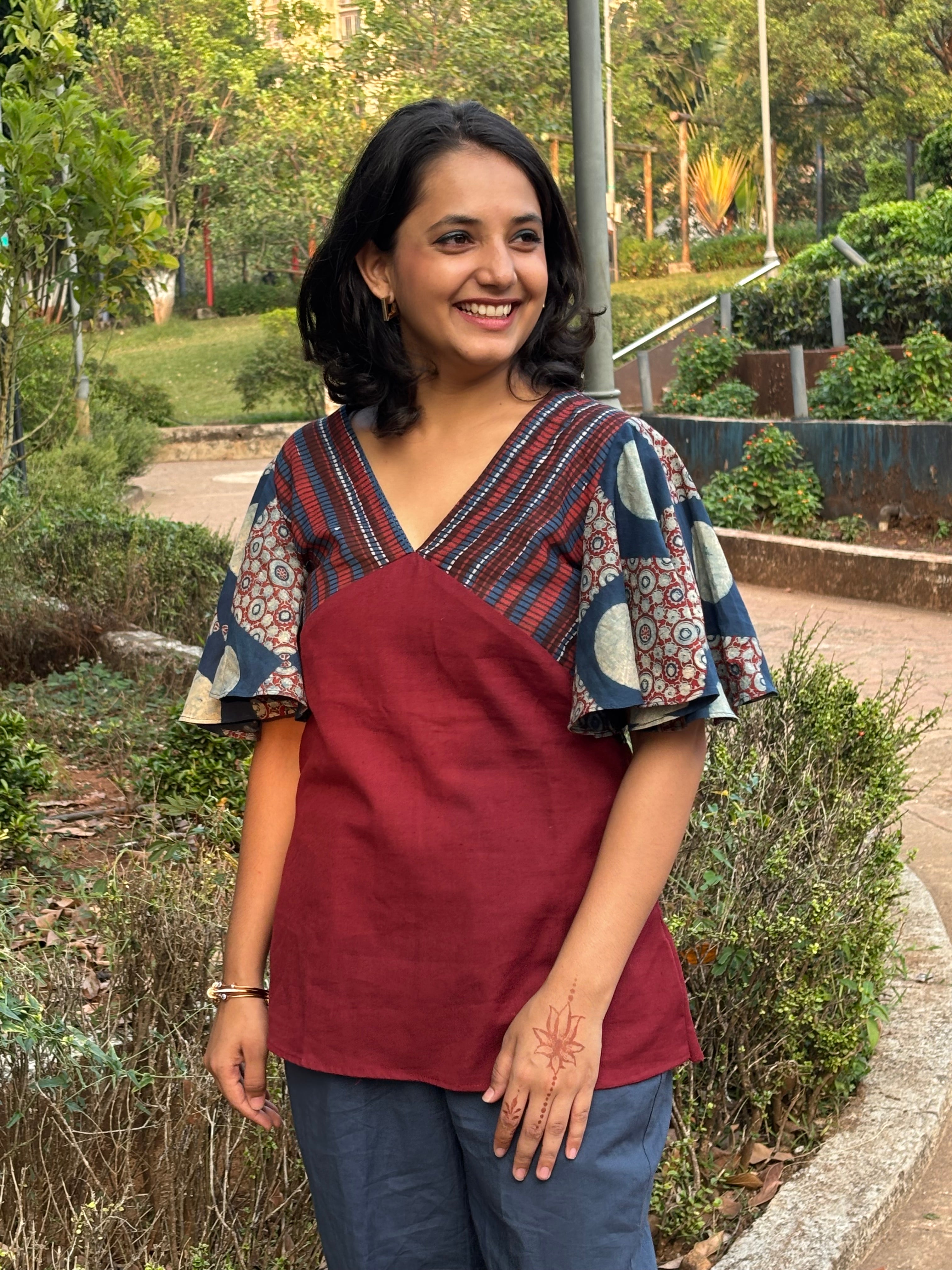 Laalrekha Cotton-Flax Top