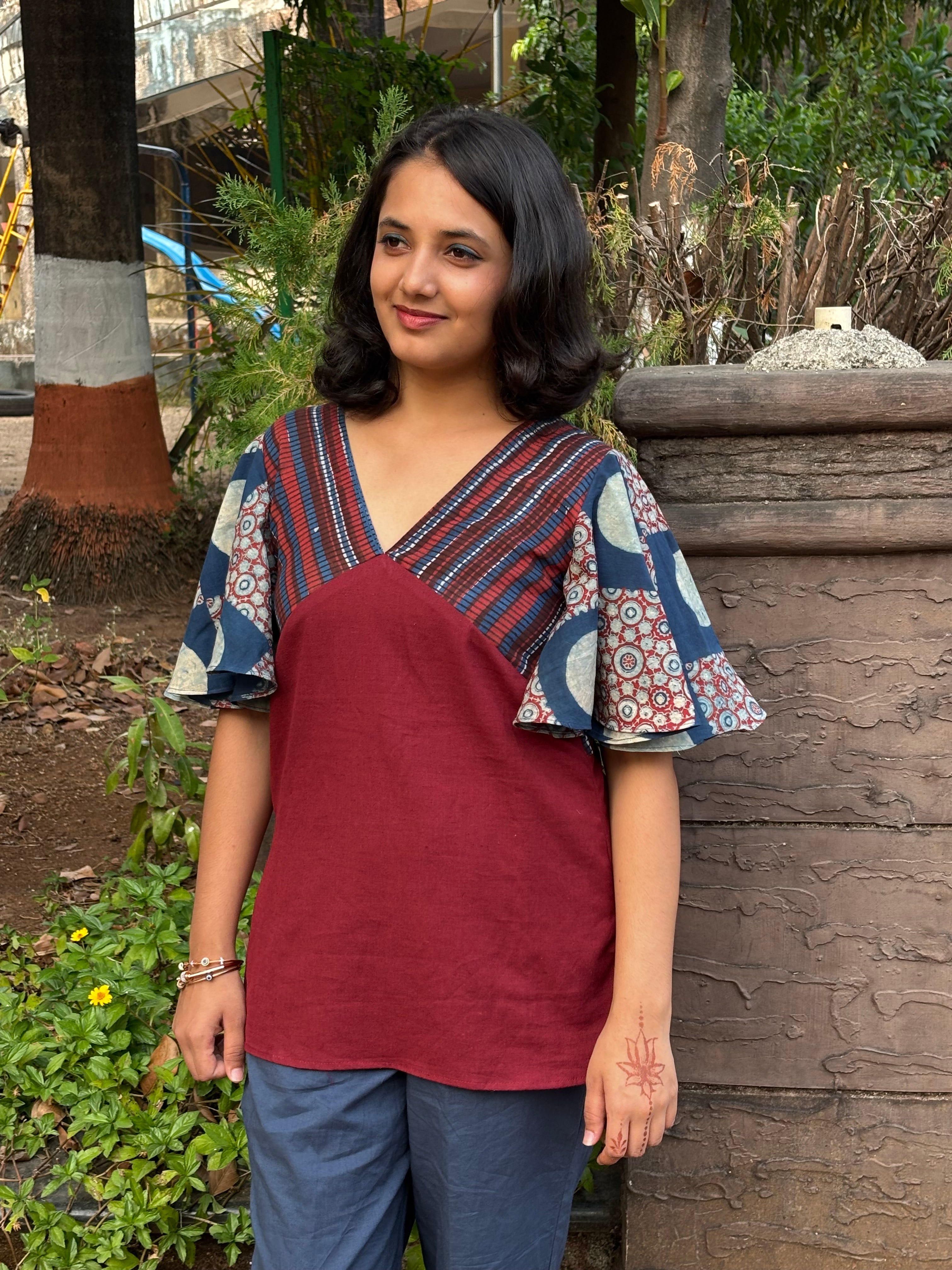 Laalrekha Cotton-Flax Top