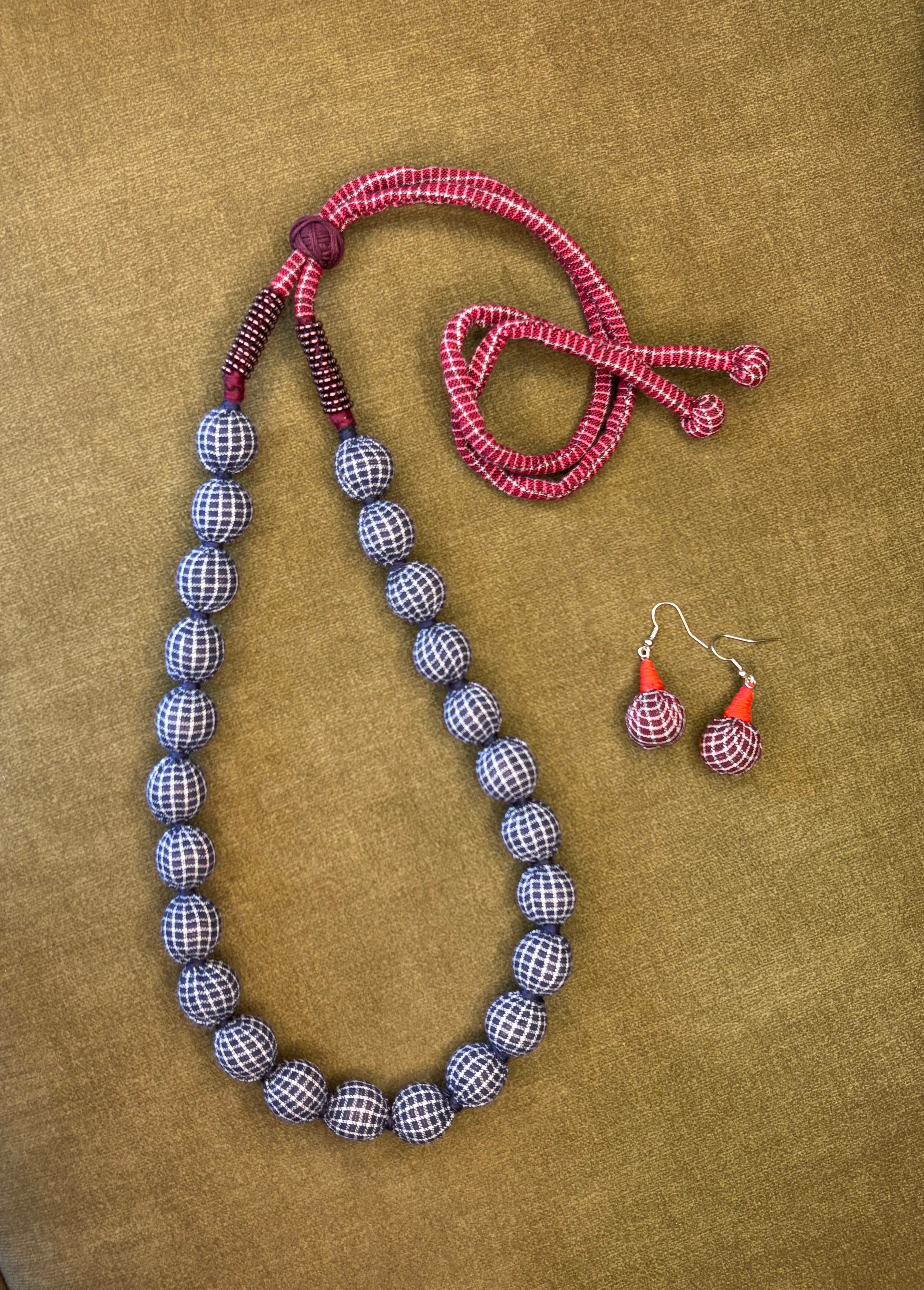Kunbi Classic Blue Bead Necklace