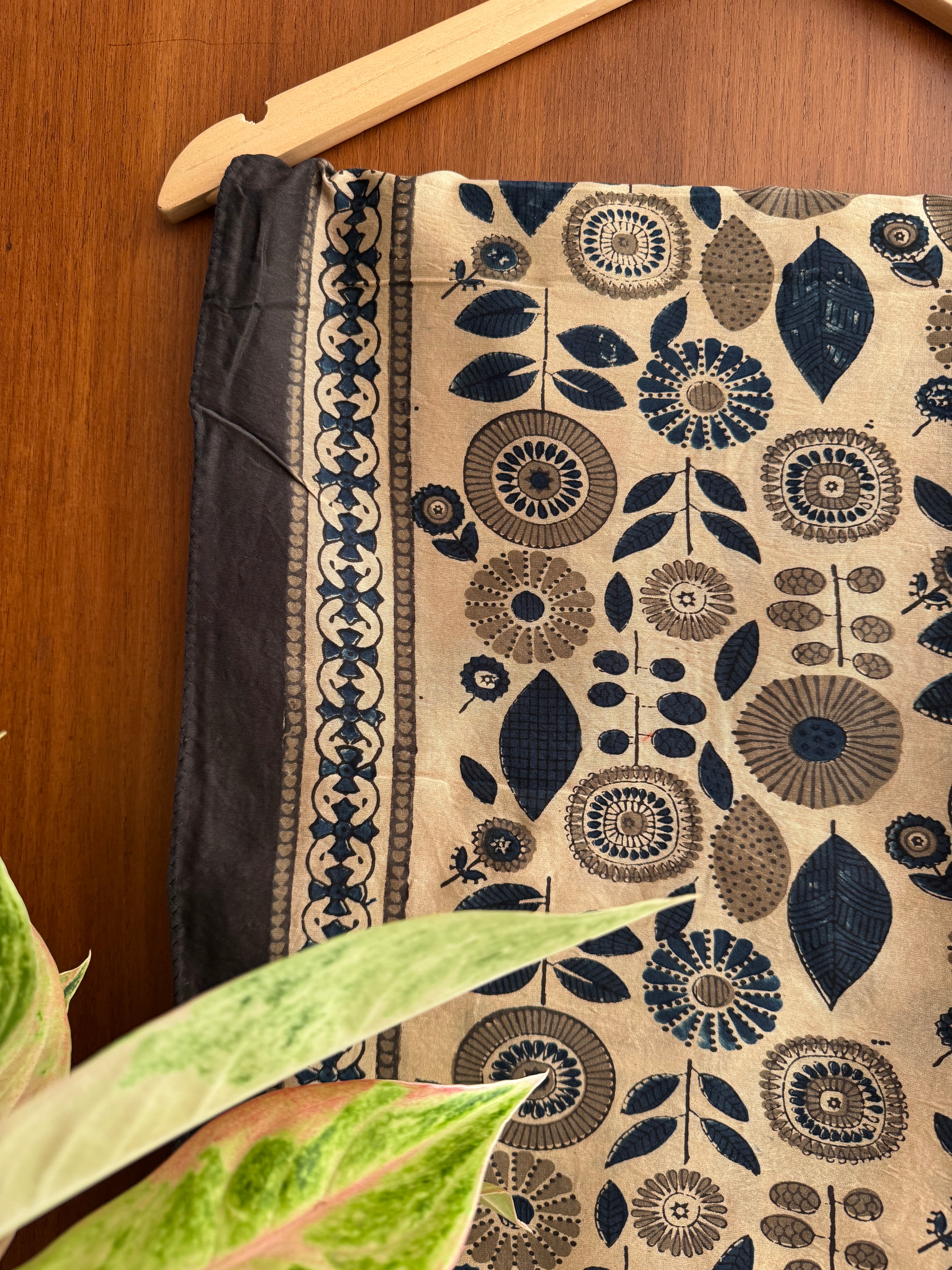 Offwhite Indigo Ajrakh  floral Chanderi Stole